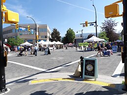 Okanagan Lakefront Resort