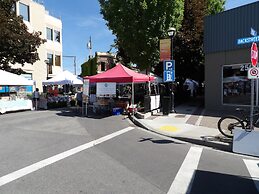 Okanagan Lakefront Resort