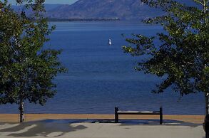 Okanagan Lakefront Resort