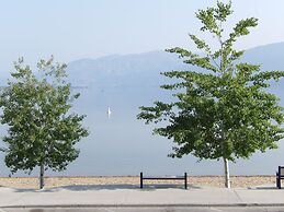 Okanagan Lakefront Resort