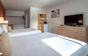 Okanagan Lakefront Resort