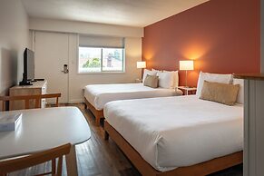 Okanagan Lakefront Resort