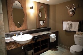 Banff Caribou Lodge and Spa
