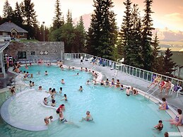 Banff Caribou Lodge and Spa