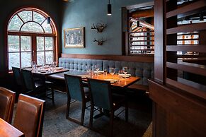 Banff Caribou Lodge and Spa