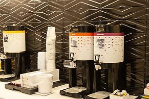 Hampton Inn & Suites Jackson-Coliseum