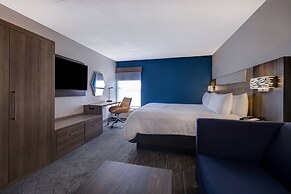 Holiday Inn Express & Suites Central Omaha by IHG