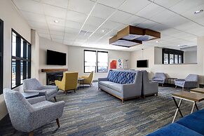 Holiday Inn Express & Suites Central Omaha by IHG