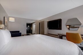Holiday Inn Express & Suites Central Omaha by IHG