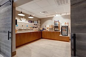 Holiday Inn Express & Suites Central Omaha by IHG