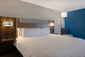 Holiday Inn Express & Suites Central Omaha by IHG