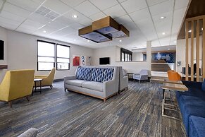 Holiday Inn Express & Suites Central Omaha by IHG