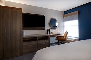 Holiday Inn Express & Suites Central Omaha by IHG