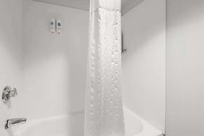 Comfort Inn & Suites near Kino Sports Complex