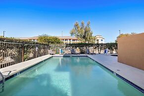 Comfort Inn & Suites near Kino Sports Complex