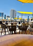 The STRAT Hotel, Casino & Tower