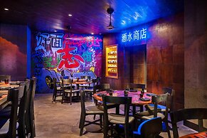 The STRAT Hotel, Casino & Tower