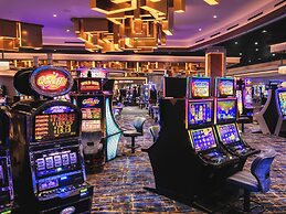 The STRAT Hotel, Casino & Tower