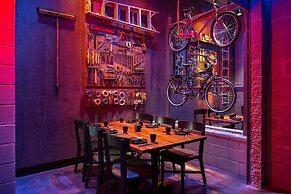 The STRAT Hotel, Casino & Tower