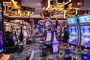 The STRAT Hotel, Casino & Tower