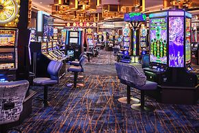 The STRAT Hotel, Casino & Tower