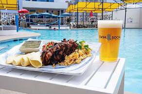 The STRAT Hotel, Casino & Tower