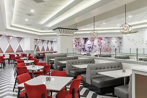 The STRAT Hotel, Casino & Tower