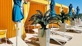 The STRAT Hotel, Casino & Tower