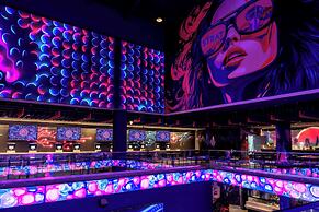 The STRAT Hotel, Casino & Tower