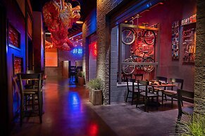 The STRAT Hotel, Casino & Tower