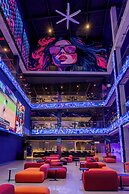 The STRAT Hotel, Casino & Tower