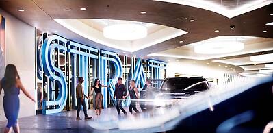 The STRAT Hotel, Casino & Tower