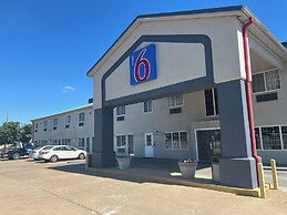 Motel 6 Tulsa, OK - Airport