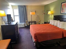 Days Inn by Wyndham Southern Hills/ORU