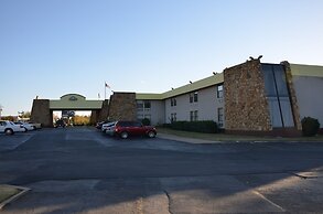 Days Inn by Wyndham Southern Hills/ORU