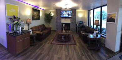 Days Inn by Wyndham Southern Hills/ORU