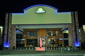 Days Inn by Wyndham Southern Hills/ORU