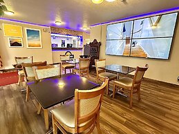 Days Inn by Wyndham Southern Hills/ORU