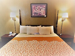 Days Inn by Wyndham Southern Hills/ORU