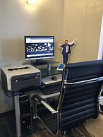 Days Inn by Wyndham Southern Hills/ORU