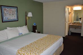 Days Inn by Wyndham Southern Hills/ORU