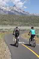 The Rockwell Inn (formerly the Lexington at Jackson Hole Hotel & Suite