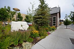 The Rockwell Inn (formerly the Lexington at Jackson Hole Hotel & Suite