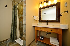 The Rockwell Inn (formerly the Lexington at Jackson Hole Hotel & Suite