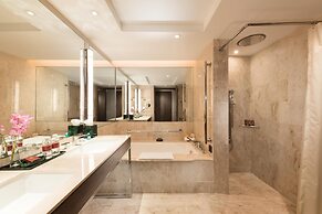 Conrad Singapore Marina Bay