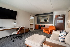 Courtyard by Marriott Columbus Airport