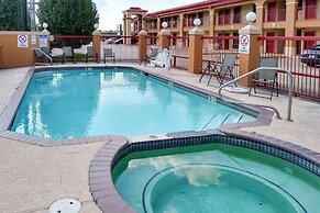 Econo Lodge Inn & Suites West - Energy Corridor