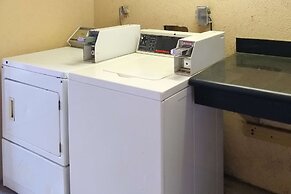 Econo Lodge Inn & Suites West - Energy Corridor