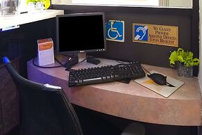 Econo Lodge Inn & Suites West - Energy Corridor