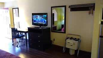 Econo Lodge Inn & Suites West - Energy Corridor